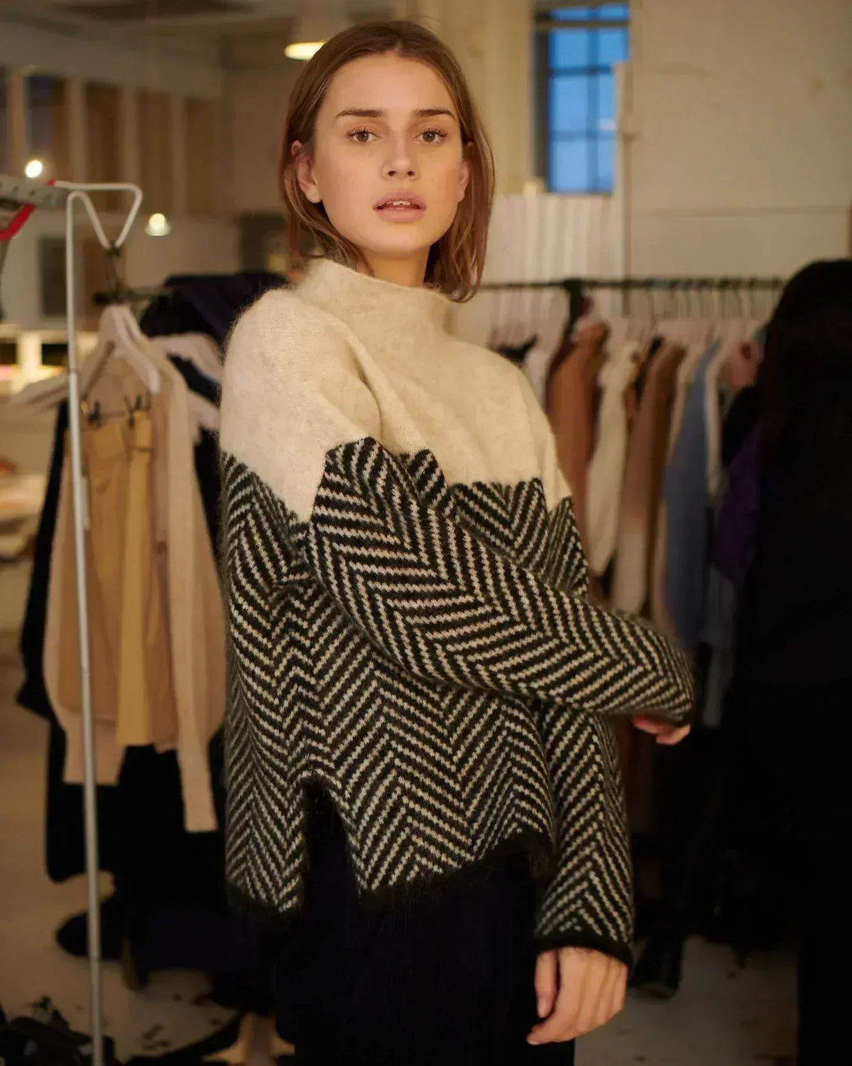 Chāme | Women's Contrast Panel Sweater - Long Sleeve Colorblock Pullover